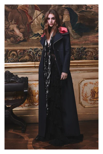 Look 10